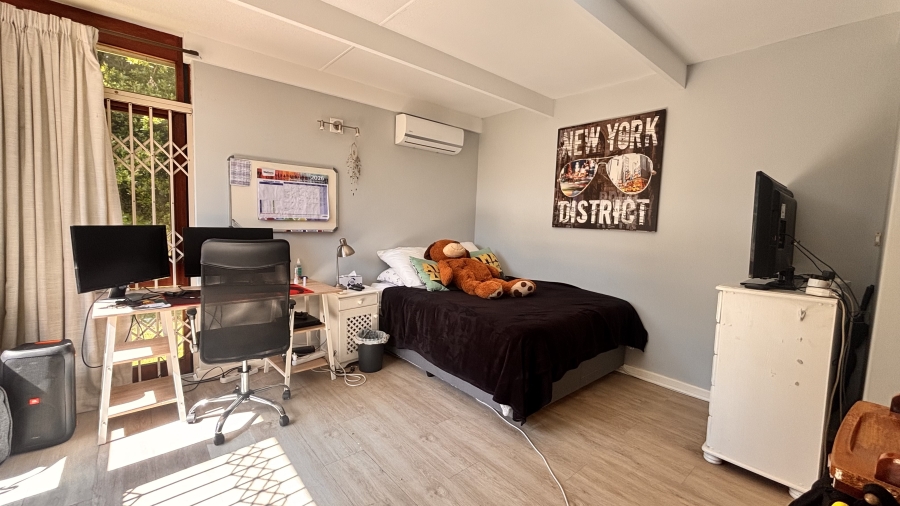 4 Bedroom Property for Sale in Kirstenhof Western Cape